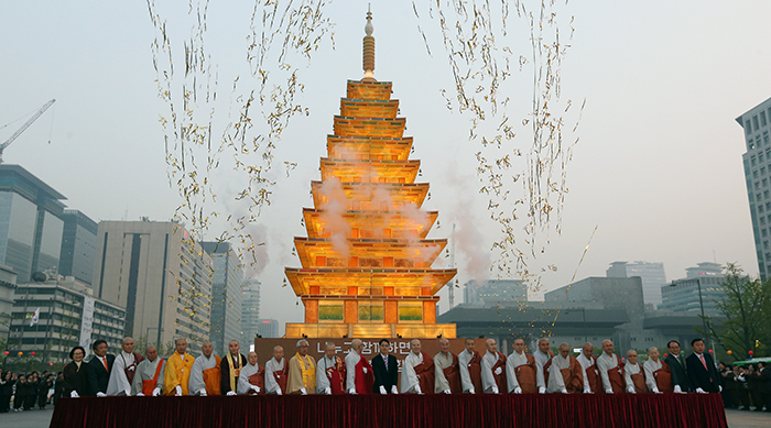 Lantern in central Seoul marks Buddha's birthday