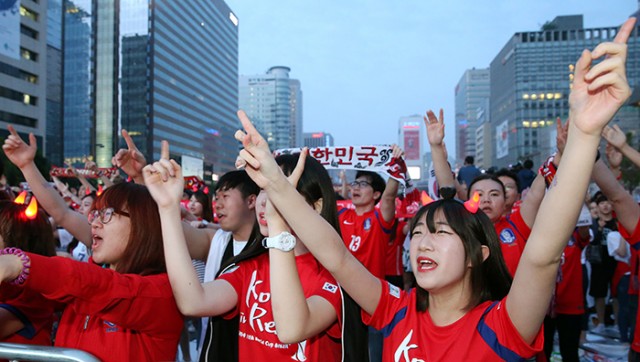 Fans_Cheers_Team_Korea_20140627_Article_04
