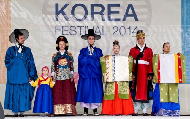 KoreaFestival2014_hanbok_L