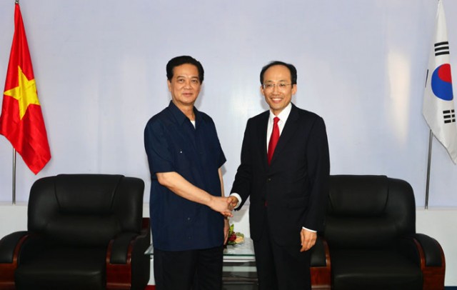 Vietnam_bridge_minister_L1