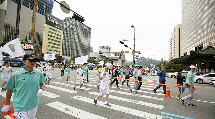 Incheon_AsianGaems_Torch_Relay_Seoul_Article_02