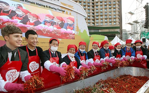 Seoul_Kimchi_Making_Sharing