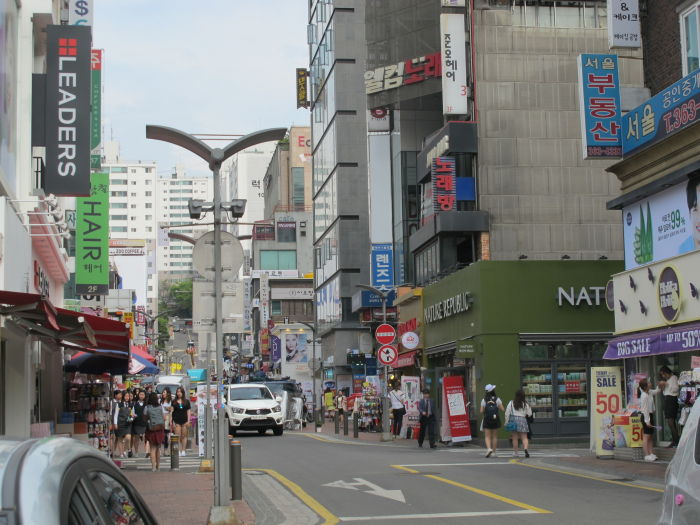 Ewha Univ Street 01