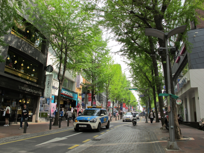 Ewha Univ Street 02