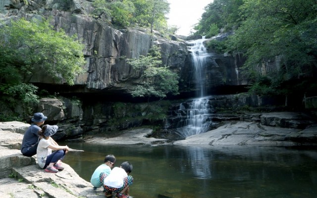 150803_waterfalls_Goesan2