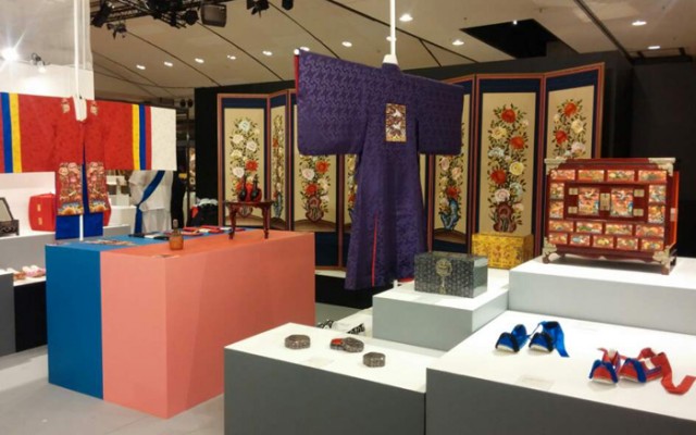 International_Cultura_Heritage_Fair_Paris_01