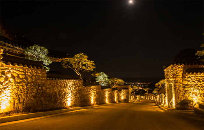 Ilsan-Hanok-Village_01